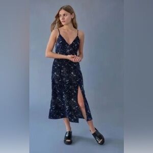 Urban Outfitters Women’s Blue Celestial Velvet Roof Top Midi Dress XS EUC